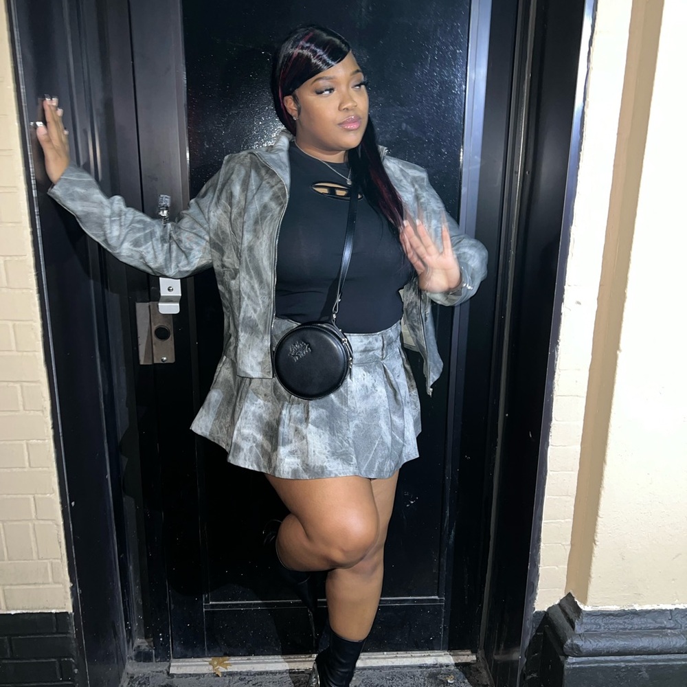 Fashion Nova - Babe Alert Faux Leather Set - Picture 5 of 6
